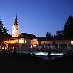 Отель Gartenhotel Kloepferkeller 3*