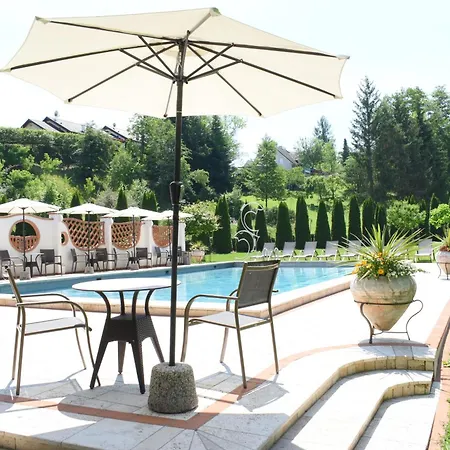 מלון Gartenhotel Kloepferkeller Eibiswald